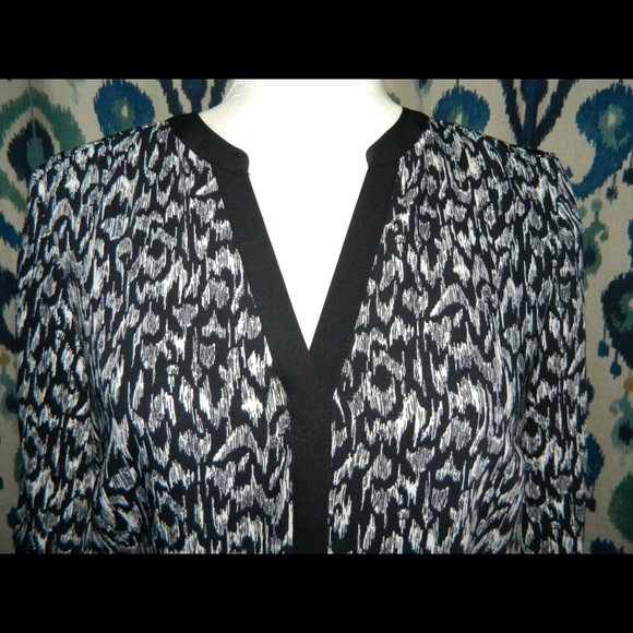 Cute flowy dress - Picture 3 of 4